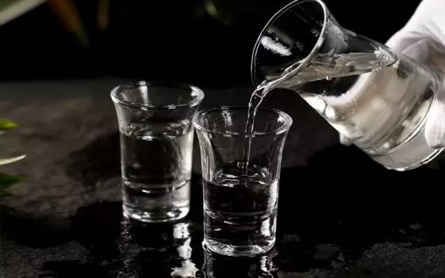 白酒為什么會辣？辣味是白酒度數(shù)引起的嗎？高度酒就會越辣嗎？