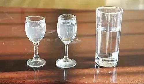 白酒為什么會渾濁？渾濁的白酒還能喝嗎？