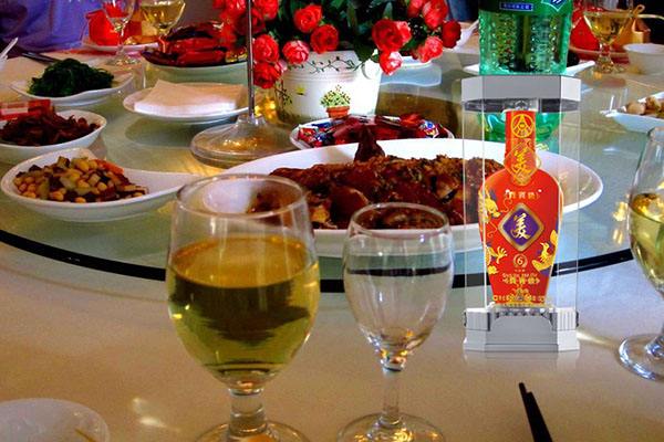 酒席放什么白酒好？如何計(jì)算酒席需要多少白酒？
