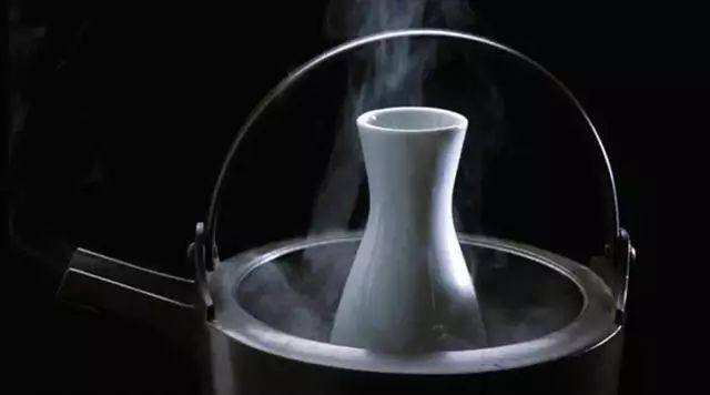 白酒怎么加熱？白酒加熱到30度飲用最好