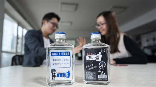 如何推廣白酒？可以借鑒江小白的推廣套路！