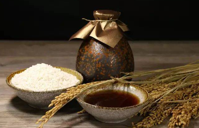 黃酒怎么喝？3種不同喝法趕緊學(xué)起來(lái)