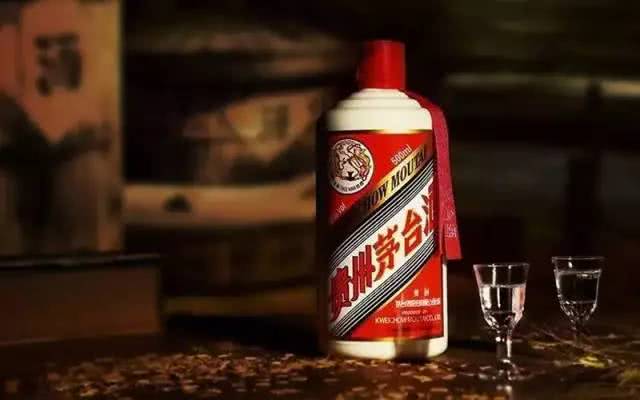 怎樣區(qū)分白酒的優(yōu)劣？買白酒需要注意什么問題？