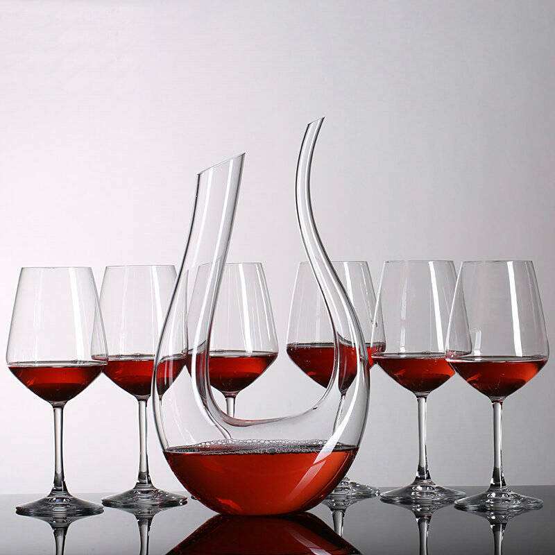 紅酒換瓶和醒酒是一個意思嗎？紅酒如何換瓶？