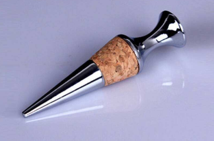 常見(jiàn)的紅酒酒具有哪些，它們?cè)趺词褂媚兀? width=