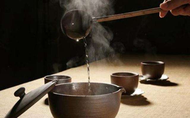 白酒加熱喝有什么好處？古人喝酒之前為何都要溫一溫？