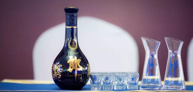 追求極致的青花郎，獨特的中國白酒流派