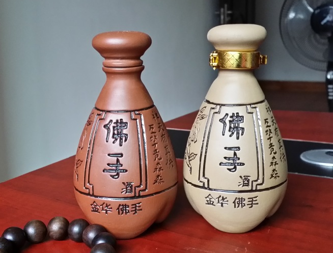 白酒為什么要用壇子裝，什么壇子裝酒好？