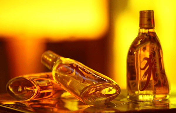 自釀白酒出現(xiàn)異味的原因是什么？怎樣去異味？