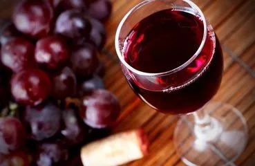 高血脂可以喝紅酒嗎?高血脂喝紅酒好嗎？