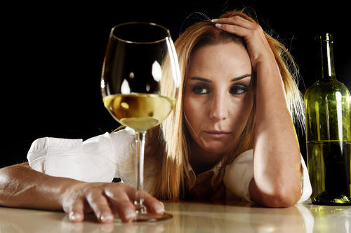 紅酒喝醉了怎么解酒？如何預防喝醉酒？