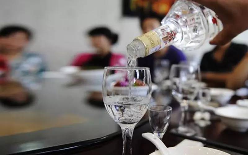 酒桌禮儀之酒桌座位如何挑選桌子，你了解了多少