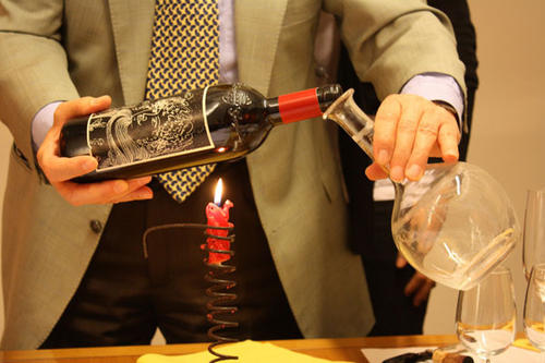 紅酒為什么要換瓶？什么叫換瓶醒酒？