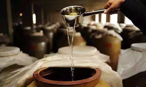 老酒和新酒在喝法有何不同？怎樣合理飲用老酒?