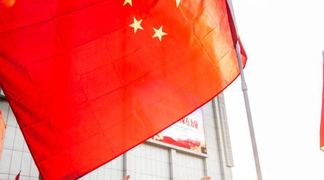 寧夏紅獻(xiàn)禮國慶七十周年：千人齊聲高歌《我和我的祖國》，深情表白偉大的祖國母親