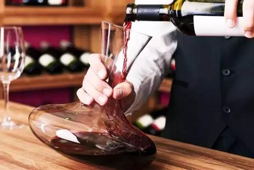 什么紅酒不需要醒酒直接喝？醒酒的目的是什么？