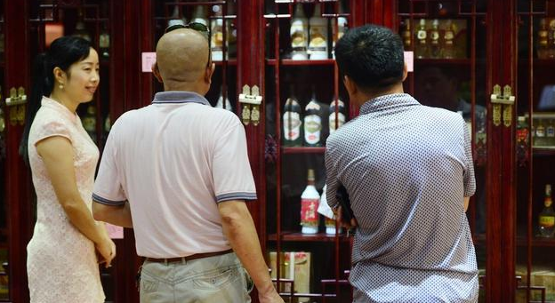 次新酒(廠家藏老酒）市場興起，對白酒是福，還是禍（惑）？