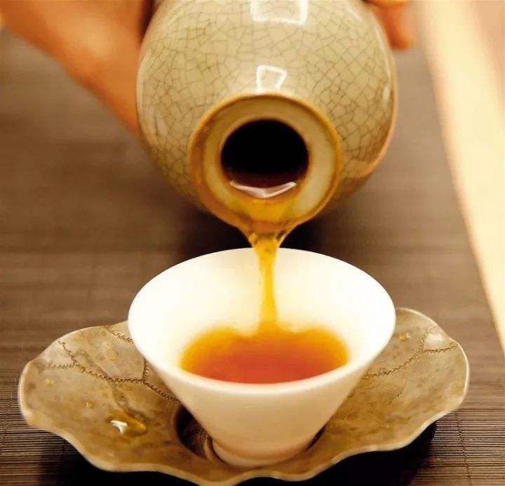 黃酒多少錢一斤，影響黃酒價格的因素