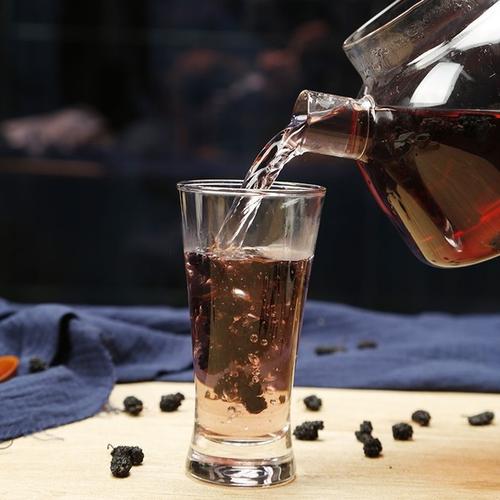 一斤干桑葚泡多少酒？做桑葚酒要放冰糖嗎？