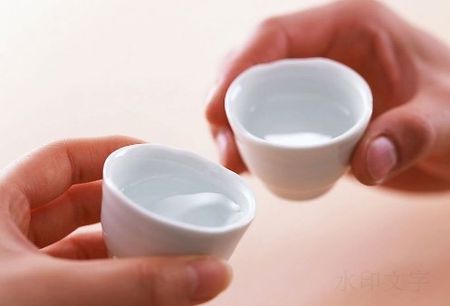 喝酒碰杯起源于什么？酒過三巡是什么意思？
