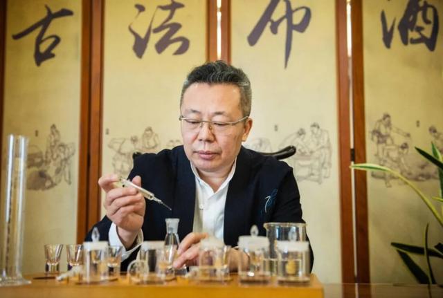 瀘州市酒類行業(yè)協(xié)會(huì)會(huì)長沈才洪:四川釀酒工業(yè)策駑礪鈍，陸續(xù)復(fù)工