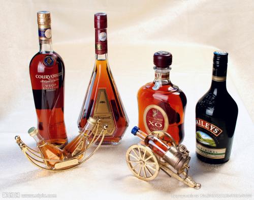 飛機可以攜帶酒水嗎？高鐵和火車可以攜帶多少酒水？