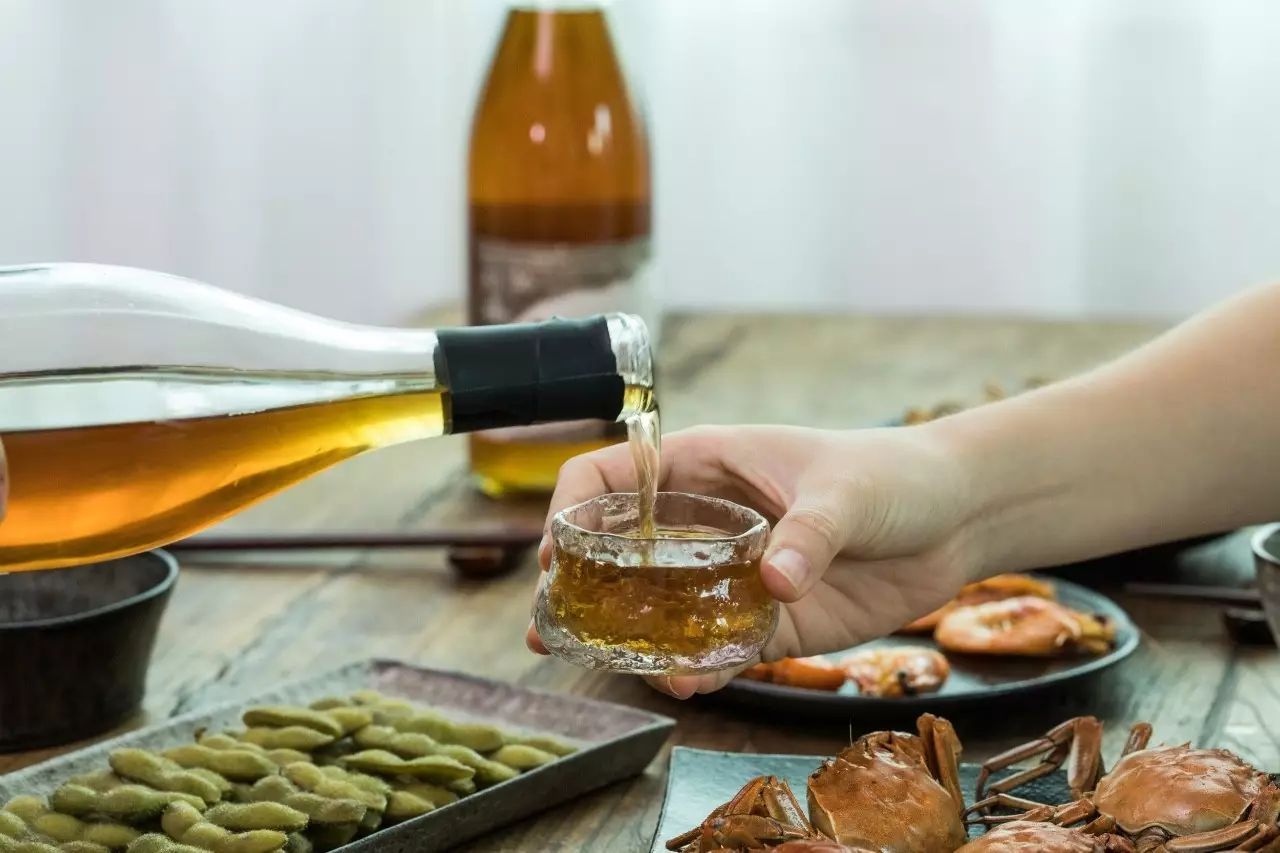 黃酒有什么作用與功效，吃黃酒對(duì)身體有哪些好處