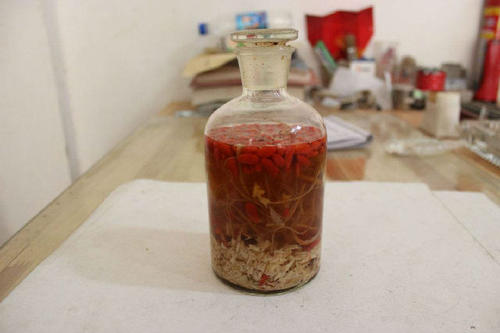 外用藥酒用什么酒來泡比較好？什么酒不適合泡藥酒？
