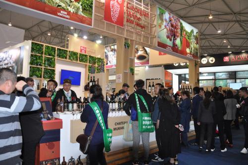 中酒展正在成為酒業(yè)巨頭逐鹿的新戰(zhàn)場：茅五洋瀘汾、富邑、長城共同的選擇