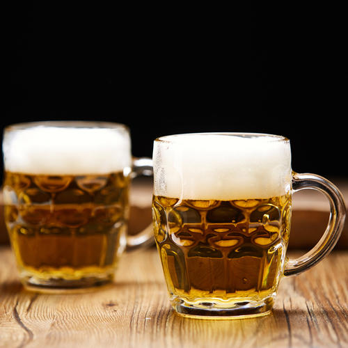 黑啤酒和黃啤酒有什么區(qū)別？黑啤酒和黃啤酒的4大區(qū)別