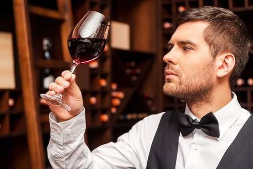 找熟人買酒靠譜嗎？為什么找熟人買酒反而更貴呢？