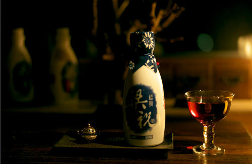 黃酒有白色的嗎？黃酒有白色的。