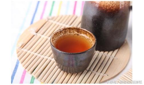 女性經(jīng)期可以喝黃酒嗎？黃酒可以促進(jìn)血液循環(huán)。