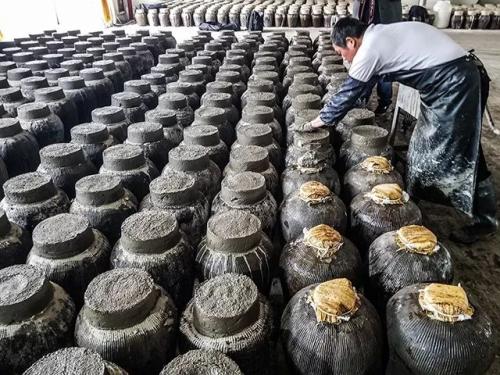 石膏黃酒壇子怎么開？黃酒壇子打開以后怎么保存？