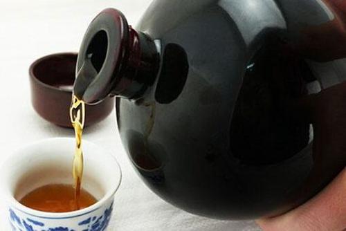 血糖偏高的人可以喝黃酒嗎？血糖偏高的人喝黃酒有什么注意事項(xiàng)？