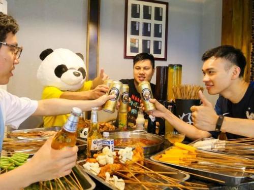 喝啤酒肚子脹怎么辦？怎么預(yù)防喝啤酒肚子脹。