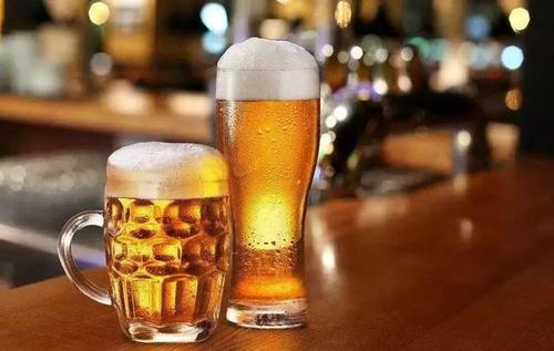 過期的啤酒還能用來做菜嗎？過期啤酒不建議用來做菜。