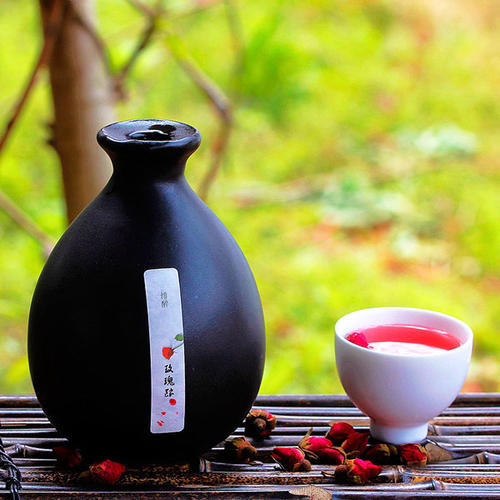 玫瑰花酒喝了有什么好處？喝玫瑰花酒的六大好處