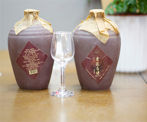 白酒界吹起“收藏+定制”之風，白酒行業(yè)將進入高質量發(fā)展階段
