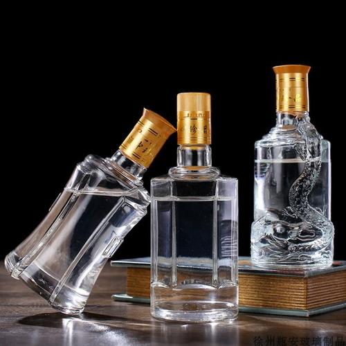 幾十塊的白酒和上萬(wàn)元的白酒有什么區(qū)別？幾十塊的白酒可以喝嗎？