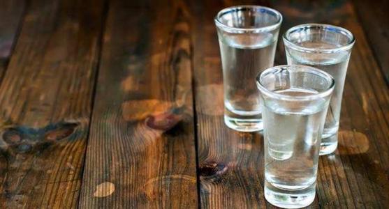 白酒的釀造方法，釀造白酒的原料有哪些？