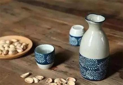 為什么小曲清香白酒發(fā)苦？小曲清香白酒怎么除苦？