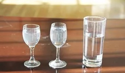 為什么醬香酒冷藏以后會(huì)渾濁？白酒變渾濁是因?yàn)榫瀑|(zhì)不好嗎？