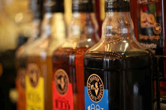 白酒和洋酒有什么區(qū)別？白酒和洋酒哪種酒比較好？
