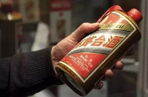 茅臺老酒和茅臺年份酒有什么區(qū)別？什么是茅臺老酒？