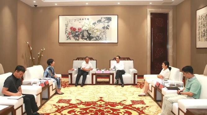 茅臺(tái)集團(tuán)與巖博酒業(yè)座談