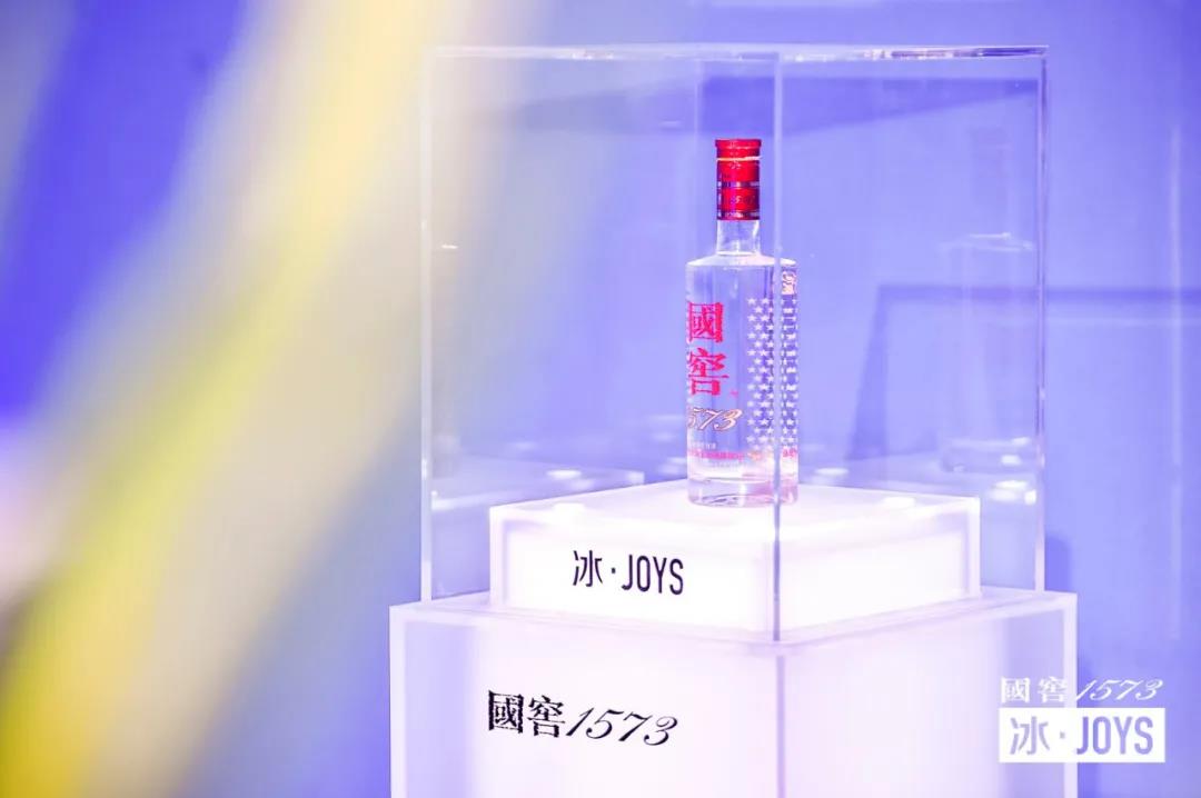 冰火碰撞再升級？這一次瀘州老窖用34場快閃回答