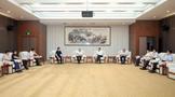 茅臺集團(tuán)董事長高衛(wèi)東分別與來訪單位、企業(yè)座談