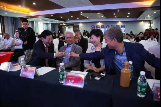 以酒為媒，構(gòu)筑世界美酒聯(lián)盟
