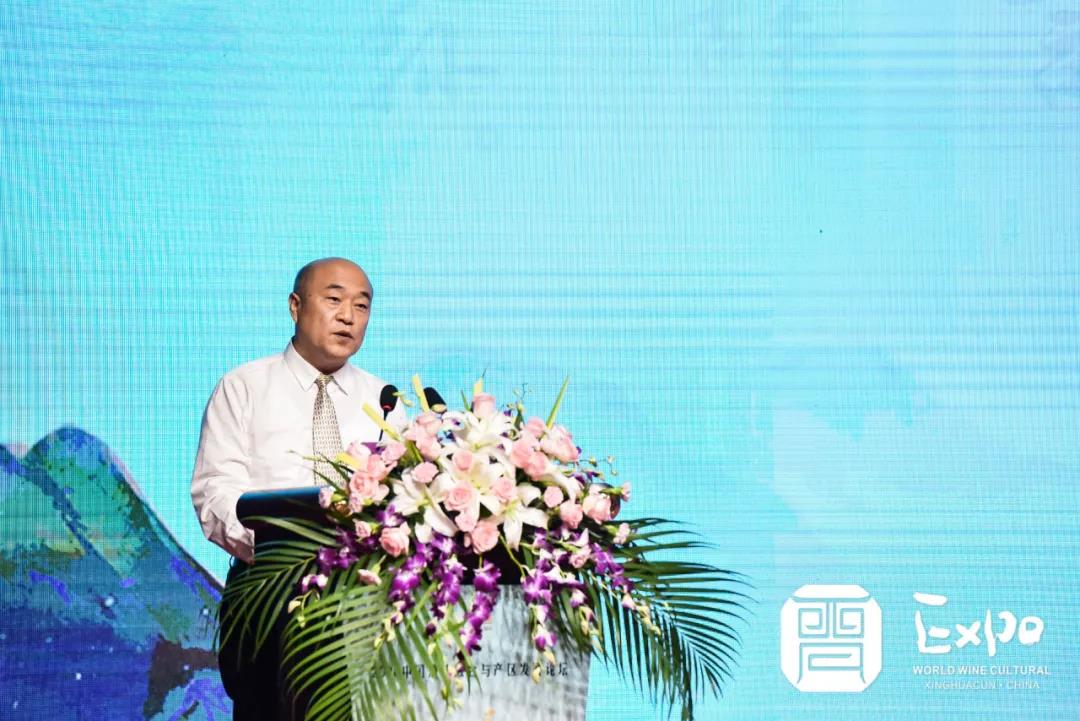 譚忠豹：以酒促旅，以旅興酒是白酒行業(yè)未來(lái)發(fā)展的大勢(shì)